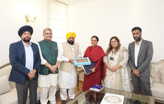 Interacting with Shri Bhagwant Mann.